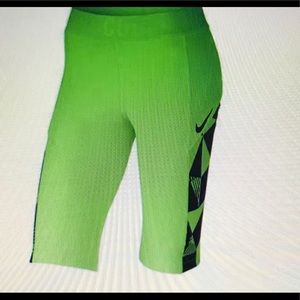 Nike Women’s Baseline 11 inch Printed Tennis Short